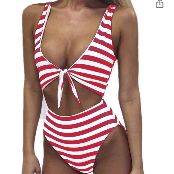 One piece size medium swim suit never worn - Picture 1 of 3